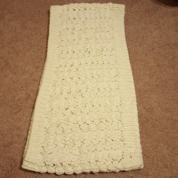 *BOGO* Derma & Ozzy infinity scarf - Picture 3 of 4